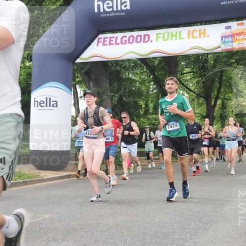 29.06.2025 - hella hamburg halbmarathon KatJ http://msf.ph/oto/8524495 29.06.2025 10:52:04 Zwischen KM18-KM19 1885, 4613, 7271, 7474 meine-sportfotos.de