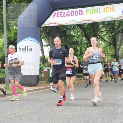 29.06.2025 - hella hamburg halbmarathon KatJ http://msf.ph/oto/8524546 29.06.2025 10:52:07 Zwischen KM18-KM19 1885, 4613, 7271, 7474 meine-sportfotos.de