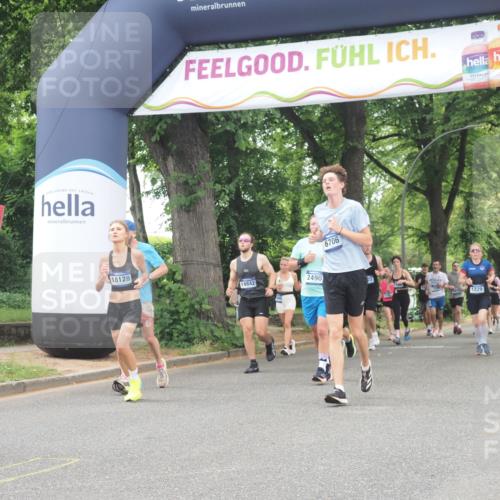 29.06.2025 - hella hamburg halbmarathon KatJ http://msf.ph/oto/8524593 29.06.2025 10:52:10 Zwischen KM18-KM19 1885, 2490, 4613, 6706, 7474, 7907 meine-sportfotos.de
