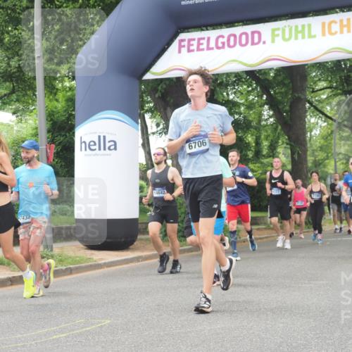 29.06.2025 - hella hamburg halbmarathon KatJ http://msf.ph/oto/8524628 29.06.2025 10:52:11 Zwischen KM18-KM19 1186, 1229, 1885, 2490, 5073, 6706, 7474, 7907 meine-sportfotos.de