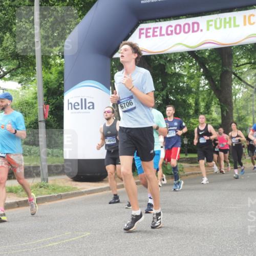29.06.2025 - hella hamburg halbmarathon KatJ http://msf.ph/oto/8524637 29.06.2025 10:52:11 Zwischen KM18-KM19 1186, 1229, 1885, 2490, 5073, 6706, 7474, 7907 meine-sportfotos.de