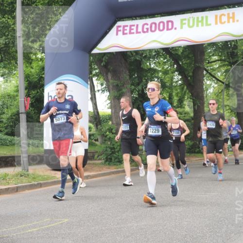 29.06.2025 - hella hamburg halbmarathon KatJ http://msf.ph/oto/8524669 29.06.2025 10:52:13 Zwischen KM18-KM19 1186, 1229, 2136, 2490, 5073, 6706, 7907 meine-sportfotos.de