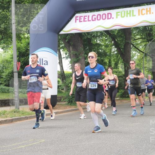 29.06.2025 - hella hamburg halbmarathon KatJ http://msf.ph/oto/8524671 29.06.2025 10:52:13 Zwischen KM18-KM19 1186, 1229, 2136, 2490, 5073, 6706, 7907 meine-sportfotos.de