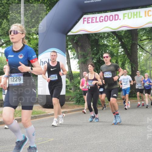 29.06.2025 - hella hamburg halbmarathon KatJ http://msf.ph/oto/8524692 29.06.2025 10:52:14 Zwischen KM18-KM19 1186, 1229, 2136, 2490, 4307, 5073, 6322, 6706, 7907 meine-sportfotos.de