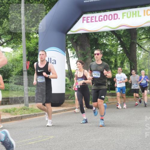29.06.2025 - hella hamburg halbmarathon KatJ http://msf.ph/oto/8524702 29.06.2025 10:52:14 Zwischen KM18-KM19 1186, 1229, 2136, 2490, 4307, 5073, 6322, 6706, 7907 meine-sportfotos.de
