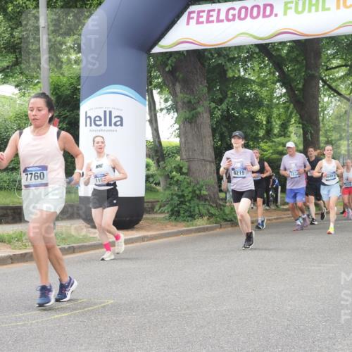 29.06.2025 - hella hamburg halbmarathon KatJ http://msf.ph/oto/8524893 29.06.2025 10:52:25 Zwischen KM18-KM19 1062, 3328, 7760, 8171, 8219 meine-sportfotos.de