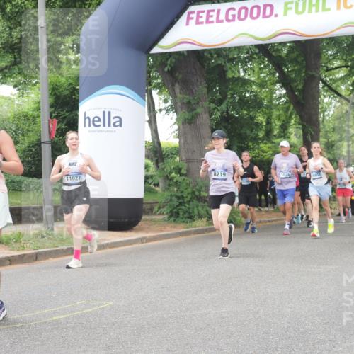 29.06.2025 - hella hamburg halbmarathon KatJ http://msf.ph/oto/8524903 29.06.2025 10:52:25 Zwischen KM18-KM19 1062, 3328, 7760, 8171, 8219 meine-sportfotos.de