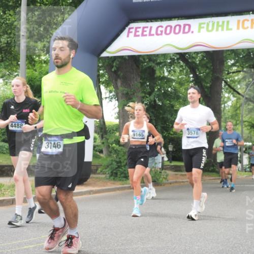 29.06.2025 - hella hamburg halbmarathon KatJ http://msf.ph/oto/8525334 29.06.2025 10:52:43 Zwischen KM18-KM19 3578, 3746, 4488, 6572 meine-sportfotos.de