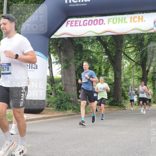 29.06.2025 - hella hamburg halbmarathon KatJ http://msf.ph/oto/8525376 29.06.2025 10:52:45 Zwischen KM18-KM19 3578, 3746, 4488, 6572 meine-sportfotos.de