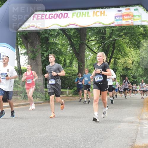 29.06.2025 - hella hamburg halbmarathon KatJ http://msf.ph/oto/8525572 29.06.2025 10:52:58 Zwischen KM18-KM19 1249, 1355, 3994, 6489 meine-sportfotos.de