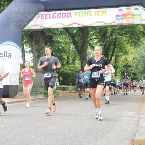 29.06.2025 - hella hamburg halbmarathon KatJ http://msf.ph/oto/8525582 29.06.2025 10:52:58 Zwischen KM18-KM19 1249, 1355, 3994, 6489 meine-sportfotos.de