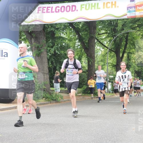 29.06.2025 - hella hamburg halbmarathon KatJ http://msf.ph/oto/8525686 29.06.2025 10:53:04 Zwischen KM18-KM19 1249, 1781, 5951, 8402 meine-sportfotos.de