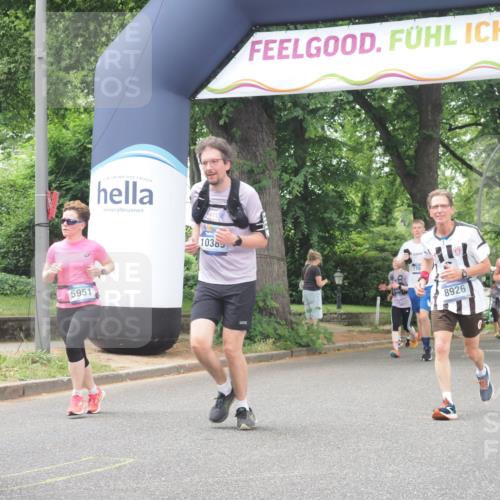 29.06.2025 - hella hamburg halbmarathon KatJ http://msf.ph/oto/8525711 29.06.2025 10:53:05 Zwischen KM18-KM19 1249, 1781, 4499, 5951, 8402 meine-sportfotos.de