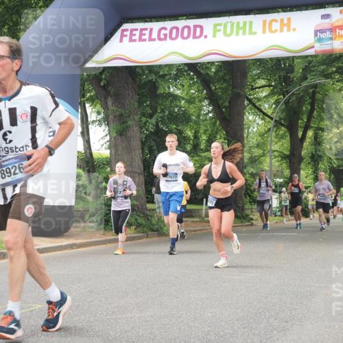 29.06.2025 - hella hamburg halbmarathon KatJ http://msf.ph/oto/8525743 29.06.2025 10:53:07 Zwischen KM18-KM19 1781, 4227, 4499, 5951, 8402 meine-sportfotos.de