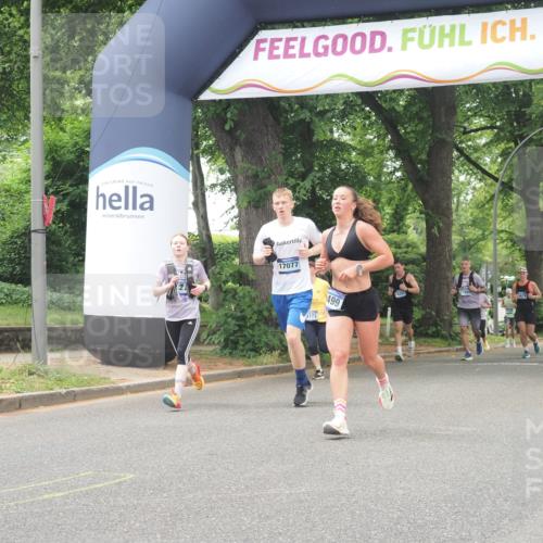 29.06.2025 - hella hamburg halbmarathon KatJ http://msf.ph/oto/8525758 29.06.2025 10:53:07 Zwischen KM18-KM19 1781, 4227, 4499, 5951, 8402 meine-sportfotos.de