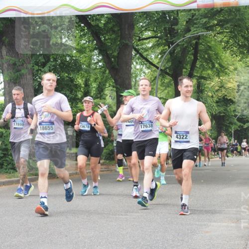 29.06.2025 - hella hamburg halbmarathon KatJ http://msf.ph/oto/8525811 29.06.2025 10:53:11 Zwischen KM18-KM19 4227, 4322, 4499 meine-sportfotos.de