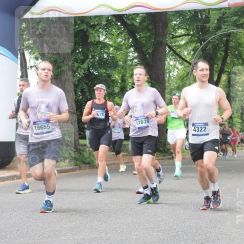 29.06.2025 - hella hamburg halbmarathon KatJ http://msf.ph/oto/8525827 29.06.2025 10:53:12 Zwischen KM18-KM19 1790, 3461, 4227, 4322, 4499 meine-sportfotos.de