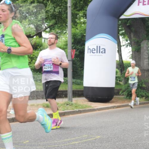29.06.2025 - hella hamburg halbmarathon KatJ http://msf.ph/oto/8525887 29.06.2025 10:53:15 Zwischen KM18-KM19 1790, 3461, 4227, 4286, 4322, 4782 meine-sportfotos.de