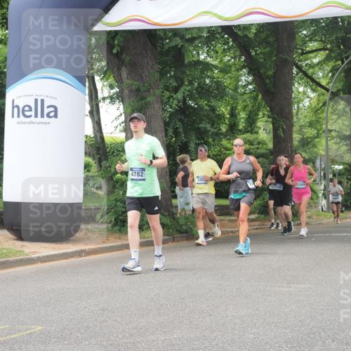 29.06.2025 - hella hamburg halbmarathon KatJ http://msf.ph/oto/8525890 29.06.2025 10:53:17 Zwischen KM18-KM19 1790, 3461, 4286, 4322, 4782, 7485 meine-sportfotos.de