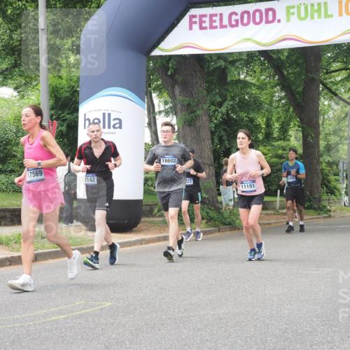 29.06.2025 - hella hamburg halbmarathon KatJ http://msf.ph/oto/8526003 29.06.2025 10:53:22 Zwischen KM18-KM19 2142, 4286, 4782, 5869, 7323, 7485 meine-sportfotos.de