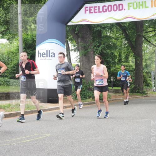29.06.2025 - hella hamburg halbmarathon KatJ http://msf.ph/oto/8526020 29.06.2025 10:53:22 Zwischen KM18-KM19 2142, 4286, 4782, 5869, 7323, 7485 meine-sportfotos.de