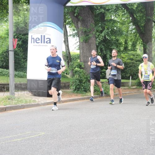 29.06.2025 - hella hamburg halbmarathon KatJ http://msf.ph/oto/8526217 29.06.2025 10:53:35 Zwischen KM18-KM19 4187, 6059 meine-sportfotos.de