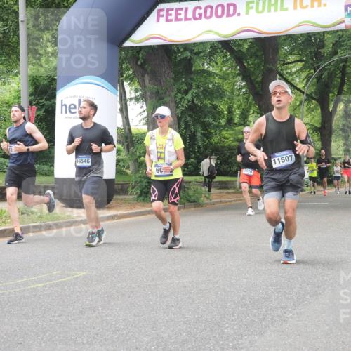 29.06.2025 - hella hamburg halbmarathon KatJ http://msf.ph/oto/8526252 29.06.2025 10:53:37 Zwischen KM18-KM19 5976, 6059 meine-sportfotos.de