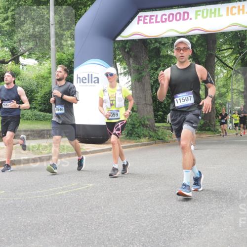 29.06.2025 - hella hamburg halbmarathon KatJ http://msf.ph/oto/8526267 29.06.2025 10:53:37 Zwischen KM18-KM19 5976, 6059 meine-sportfotos.de