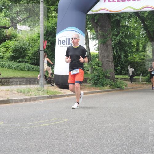29.06.2025 - hella hamburg halbmarathon KatJ http://msf.ph/oto/8526324 29.06.2025 10:53:40 Zwischen KM18-KM19 5976, 6059 meine-sportfotos.de
