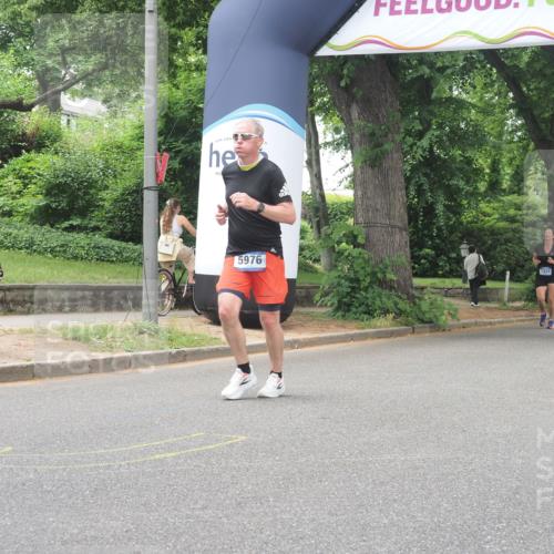 29.06.2025 - hella hamburg halbmarathon KatJ http://msf.ph/oto/8526329 29.06.2025 10:53:40 Zwischen KM18-KM19 5976, 6059 meine-sportfotos.de