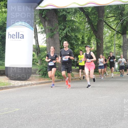 29.06.2025 - hella hamburg halbmarathon KatJ http://msf.ph/oto/8526386 29.06.2025 10:53:43 Zwischen KM18-KM19 1329, 5976 meine-sportfotos.de