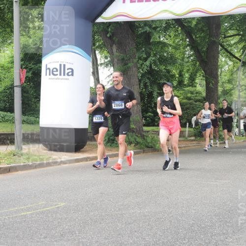 29.06.2025 - hella hamburg halbmarathon KatJ http://msf.ph/oto/8526400 29.06.2025 10:53:44 Zwischen KM18-KM19 1329, 2868, 5976 meine-sportfotos.de