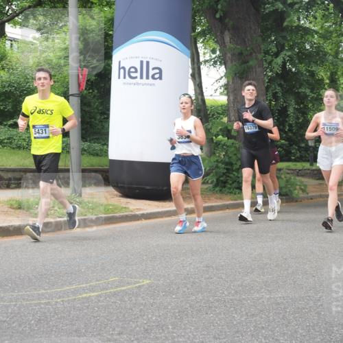 29.06.2025 - hella hamburg halbmarathon KatJ http://msf.ph/oto/8526488 29.06.2025 10:53:47 Zwischen KM18-KM19 1329, 2868, 3630, 5431 meine-sportfotos.de