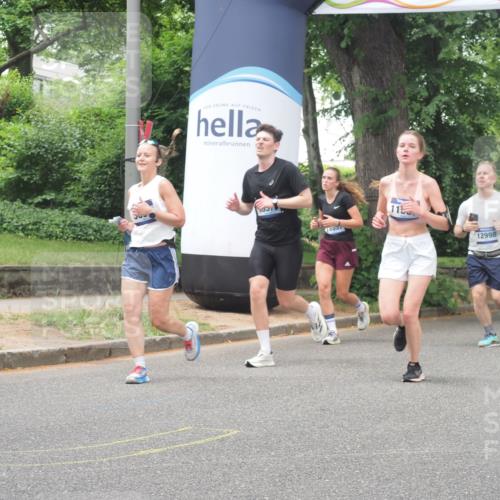 29.06.2025 - hella hamburg halbmarathon KatJ http://msf.ph/oto/8526522 29.06.2025 10:53:48 Zwischen KM18-KM19 1329, 2868, 3630, 4532, 5431 meine-sportfotos.de