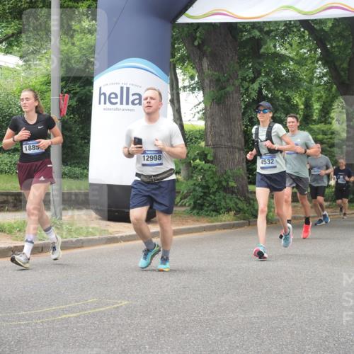 29.06.2025 - hella hamburg halbmarathon KatJ http://msf.ph/oto/8526558 29.06.2025 10:53:50 Zwischen KM18-KM19 2868, 3630, 4532, 5431 meine-sportfotos.de