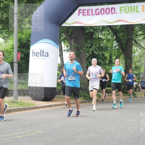 29.06.2025 - hella hamburg halbmarathon KatJ http://msf.ph/oto/8526652 29.06.2025 10:53:54 Zwischen KM18-KM19 1866, 3630, 4532, 5431 meine-sportfotos.de