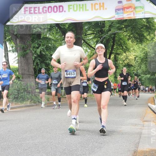 29.06.2025 - hella hamburg halbmarathon KatJ http://msf.ph/oto/8526805 29.06.2025 10:54:01 Zwischen KM18-KM19 3062, 3225, 4066, 5150, 6453 meine-sportfotos.de