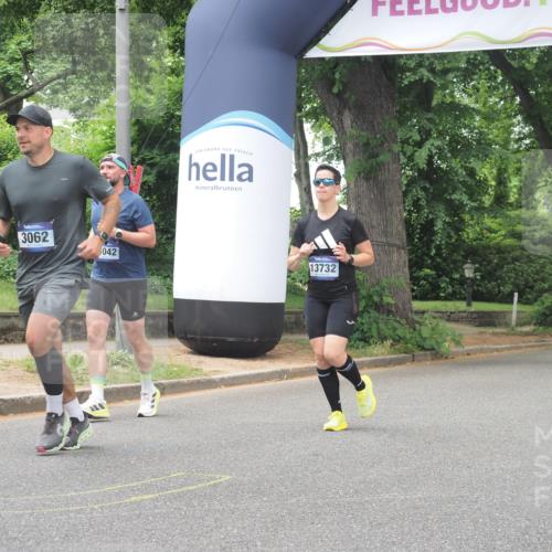 29.06.2025 - hella hamburg halbmarathon KatJ http://msf.ph/oto/8526862 29.06.2025 10:54:05 Zwischen KM18-KM19 1729, 3062, 3225, 4066, 6453 meine-sportfotos.de