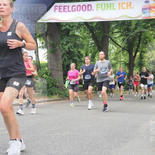 29.06.2025 - hella hamburg halbmarathon KatJ http://msf.ph/oto/8526950 29.06.2025 10:54:10 Zwischen KM18-KM19 1729, 2628, 5605, 8398 meine-sportfotos.de