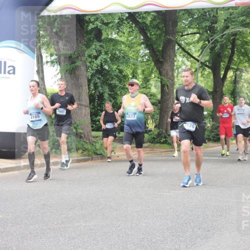 29.06.2025 - hella hamburg halbmarathon KatJ http://msf.ph/oto/8527355 29.06.2025 10:54:38 Zwischen KM18-KM19 1079, 1367, 2964, 4169, 5363, 5762, 6517 meine-sportfotos.de