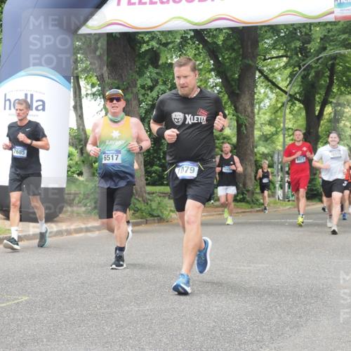 29.06.2025 - hella hamburg halbmarathon KatJ http://msf.ph/oto/8527386 29.06.2025 10:54:39 Zwischen KM18-KM19 1079, 1367, 4169, 5762, 6517 meine-sportfotos.de