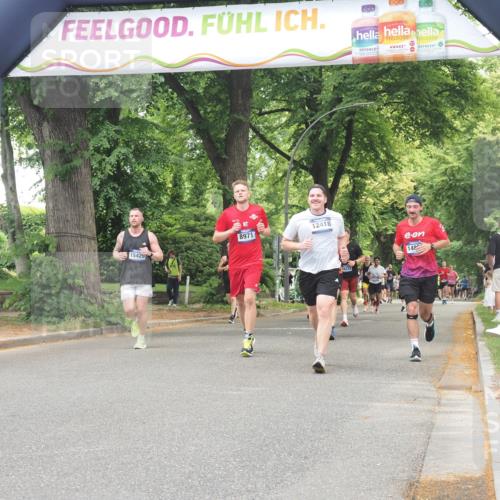 29.06.2025 - hella hamburg halbmarathon KatJ http://msf.ph/oto/8527395 29.06.2025 10:54:40 Zwischen KM18-KM19 1079, 1367, 4169, 5762, 6517, 7685 meine-sportfotos.de
