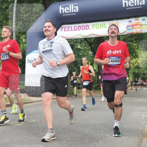 29.06.2025 - hella hamburg halbmarathon KatJ http://msf.ph/oto/8527455 29.06.2025 10:54:43 Zwischen KM18-KM19 1079, 4169, 4666, 5762, 6517, 7685 meine-sportfotos.de