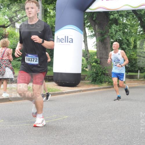 29.06.2025 - hella hamburg halbmarathon KatJ http://msf.ph/oto/8527491 29.06.2025 10:54:46 Zwischen KM18-KM19 4169, 4666, 5762, 7685 meine-sportfotos.de