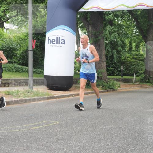 29.06.2025 - hella hamburg halbmarathon KatJ http://msf.ph/oto/8527498 29.06.2025 10:54:46 Zwischen KM18-KM19 4169, 4666, 5762, 7685 meine-sportfotos.de