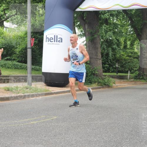 29.06.2025 - hella hamburg halbmarathon KatJ http://msf.ph/oto/8527501 29.06.2025 10:54:46 Zwischen KM18-KM19 4169, 4666, 5762, 7685 meine-sportfotos.de