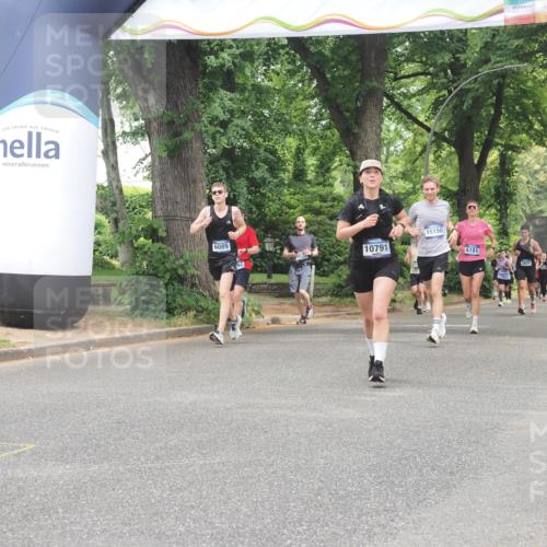 29.06.2025 - hella hamburg halbmarathon KatJ http://msf.ph/oto/8527549 29.06.2025 10:54:51 Zwischen KM18-KM19 4666, 8279 meine-sportfotos.de