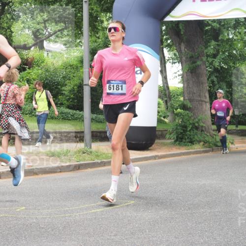 29.06.2025 - hella hamburg halbmarathon KatJ http://msf.ph/oto/8527655 29.06.2025 10:54:55 Zwischen KM18-KM19 2852, 4494, 6089, 6181, 8279 meine-sportfotos.de