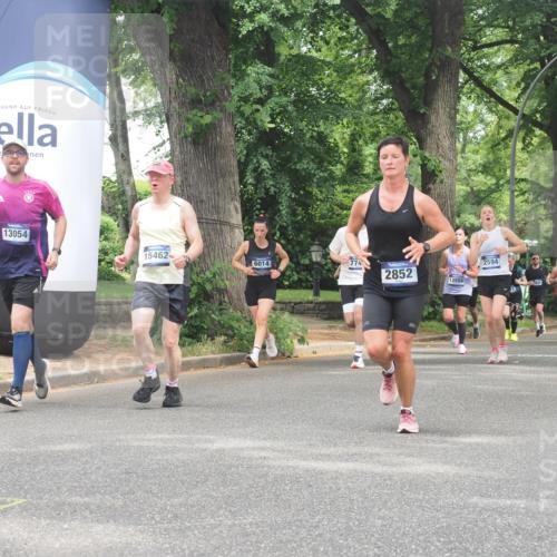 29.06.2025 - hella hamburg halbmarathon KatJ http://msf.ph/oto/8527684 29.06.2025 10:54:57 Zwischen KM18-KM19 2852, 4494, 6089, 6181 meine-sportfotos.de