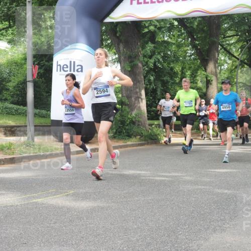 29.06.2025 - hella hamburg halbmarathon KatJ http://msf.ph/oto/8527777 29.06.2025 10:55:01 Zwischen KM18-KM19 2594, 2852, 4950, 5670, 6014, 6089, 6181, 7741 meine-sportfotos.de